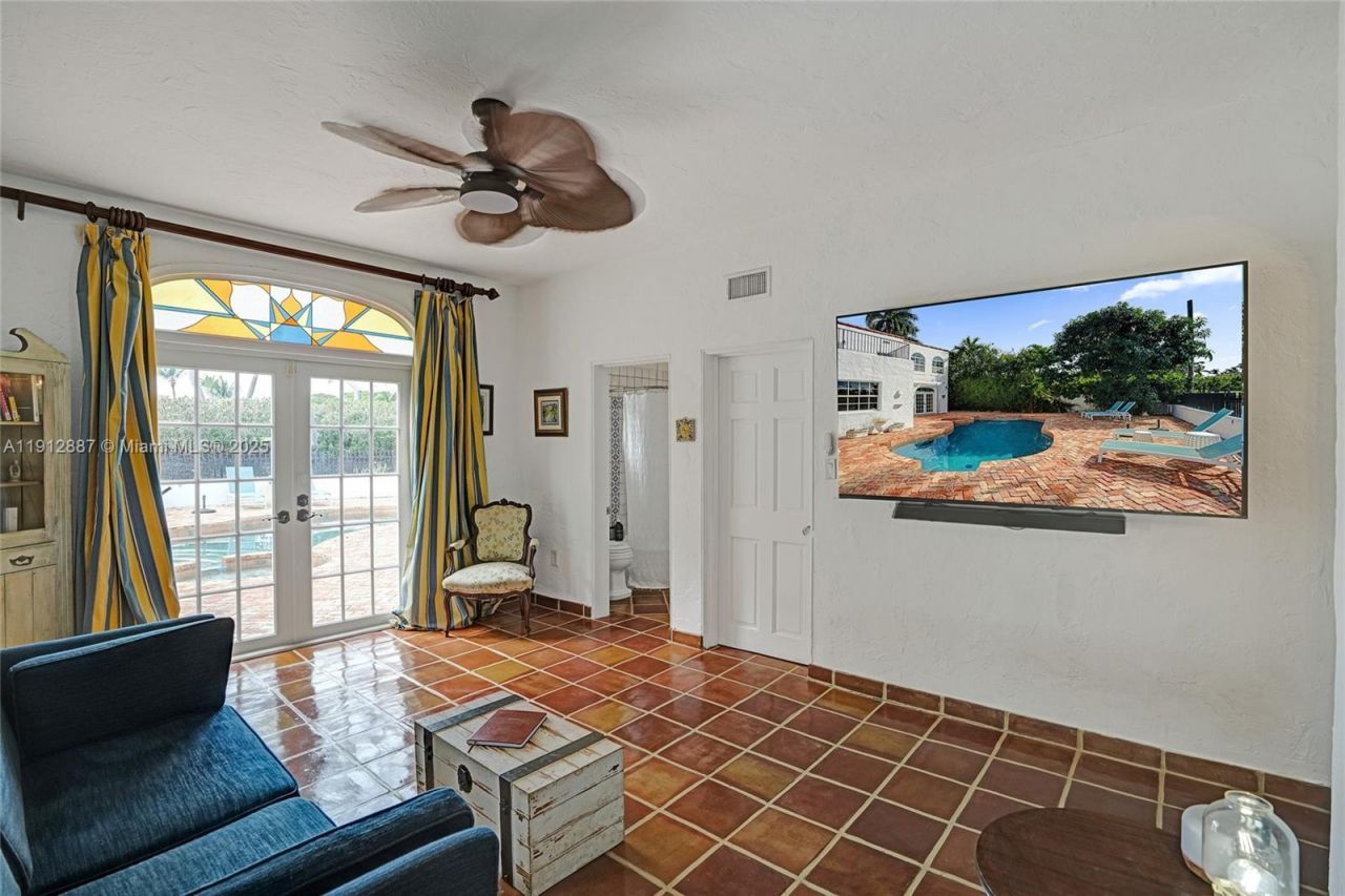 5252 La Gorce Dr, Miami Beach, FL 33140 Photo