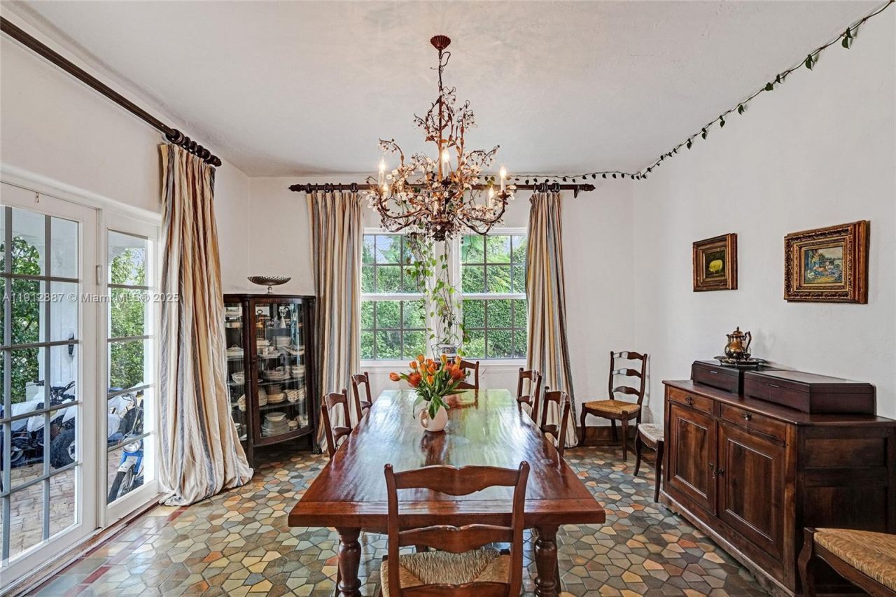 5252 La Gorce Dr, Miami Beach, FL 33140 Photo