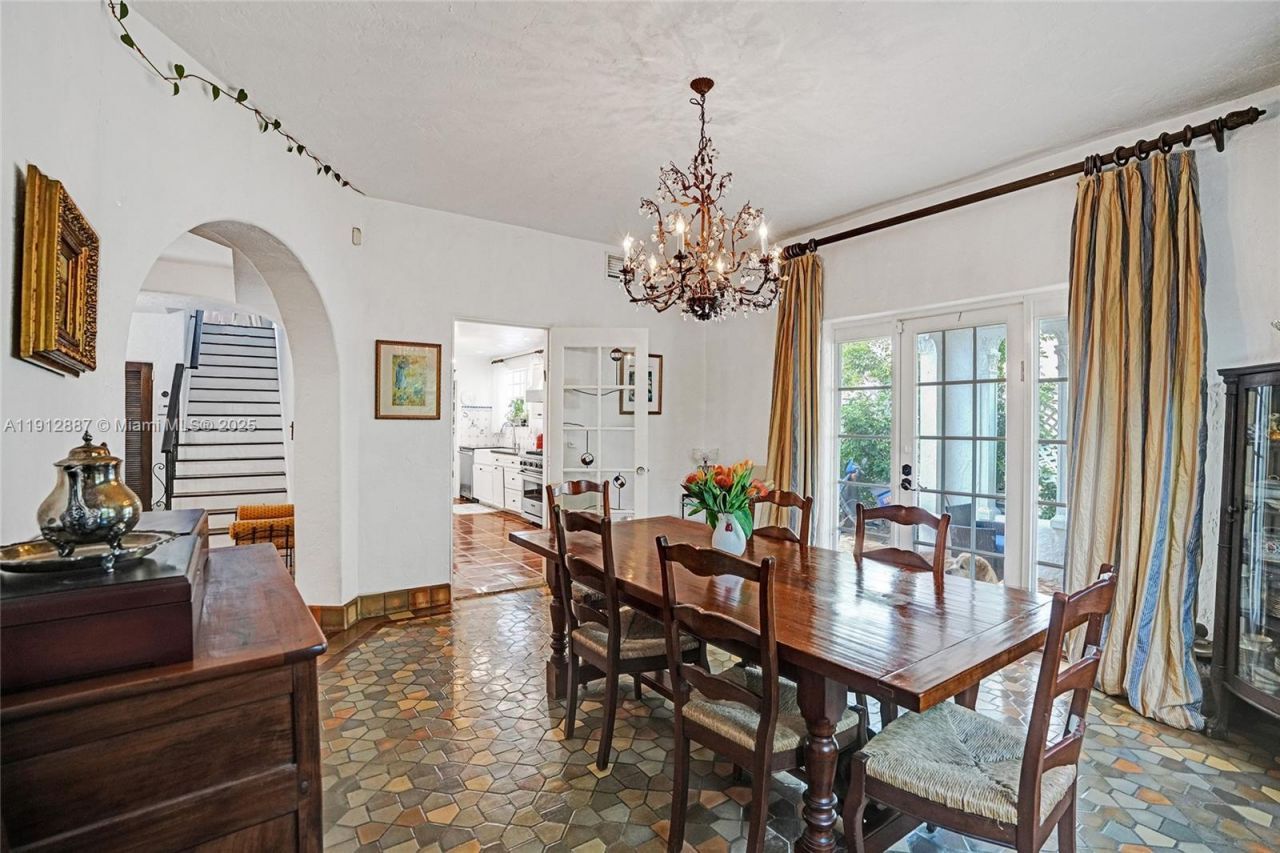 5252 La Gorce Dr, Miami Beach, FL 33140 Photo