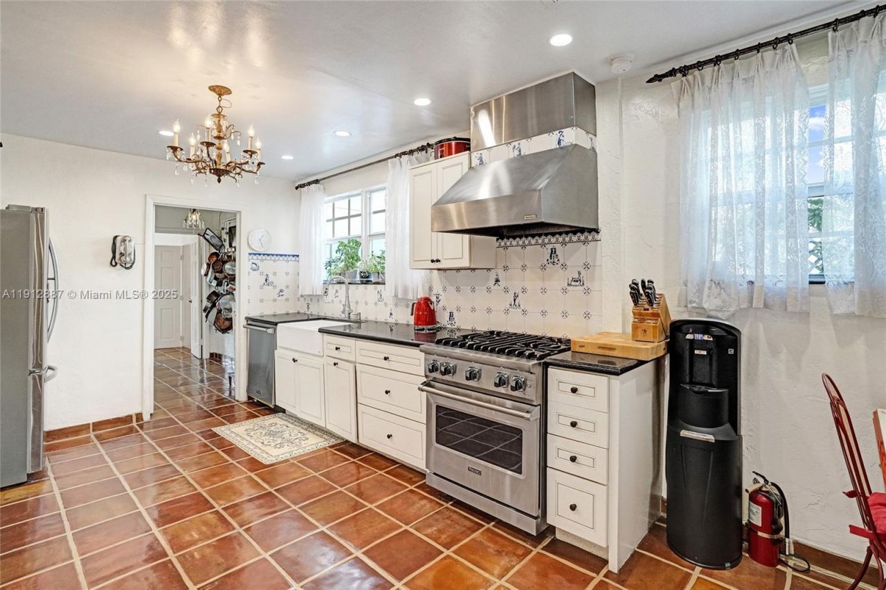 5252 La Gorce Dr, Miami Beach, FL 33140 Photo