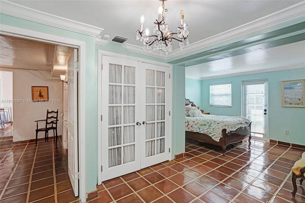 5252 La Gorce Dr, Miami Beach, FL 33140 Photo