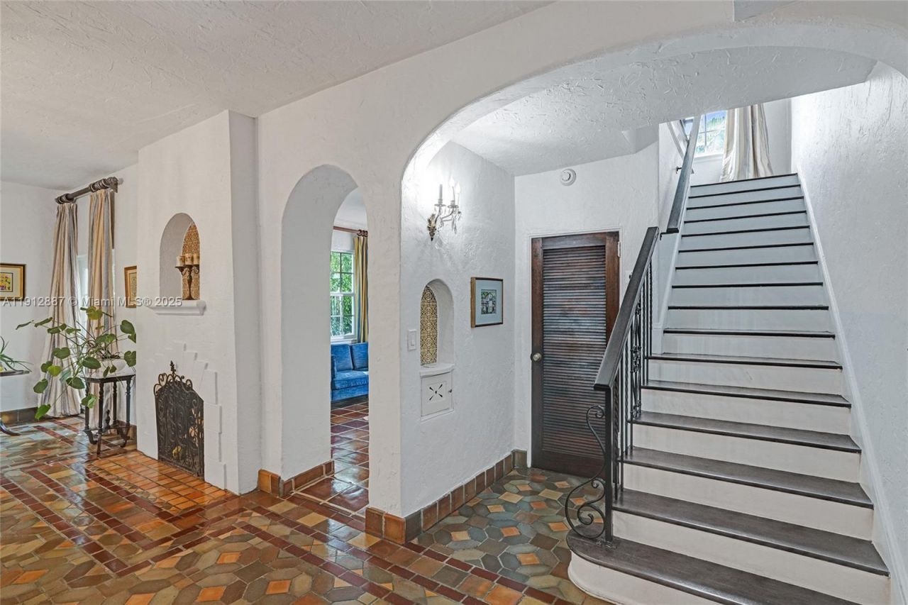 5252 La Gorce Dr, Miami Beach, FL 33140 Photo