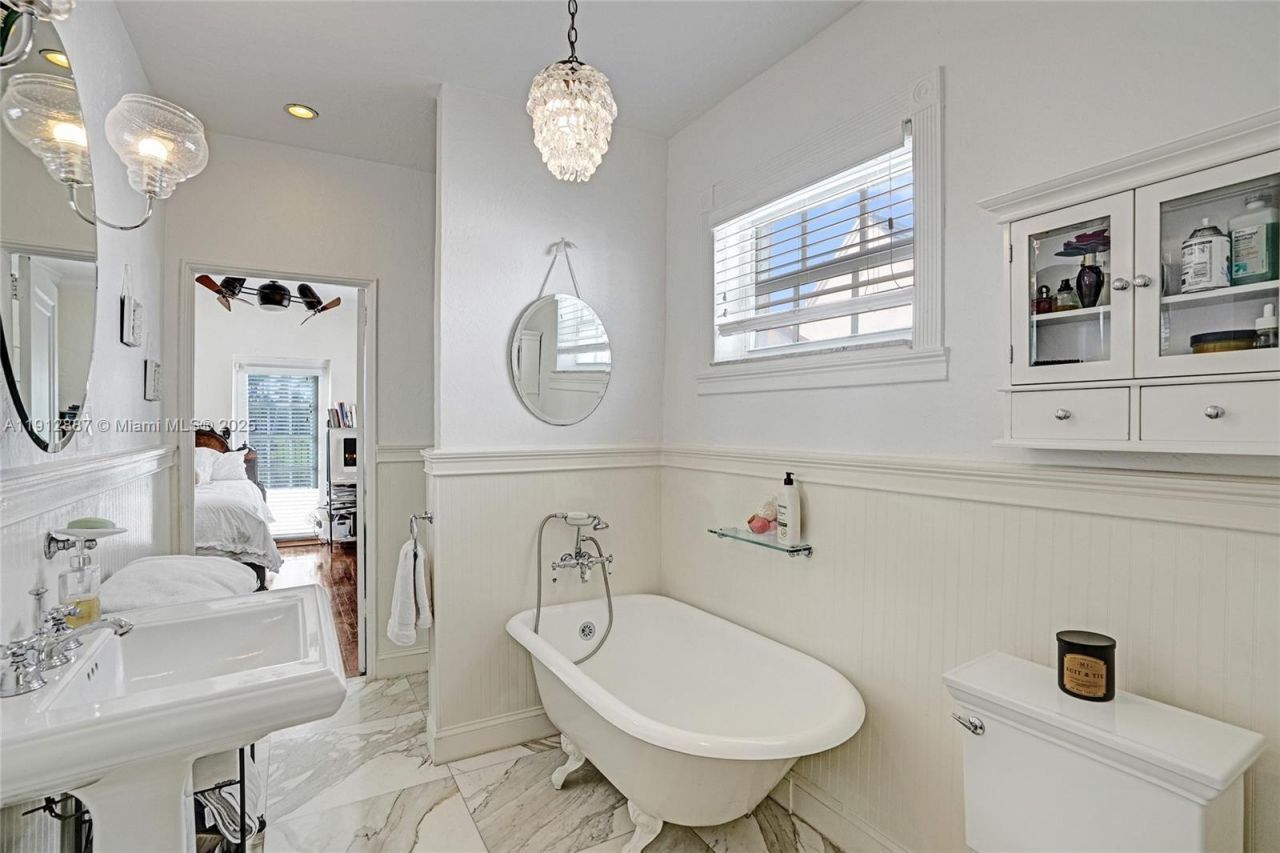 5252 La Gorce Dr, Miami Beach, FL 33140 Photo