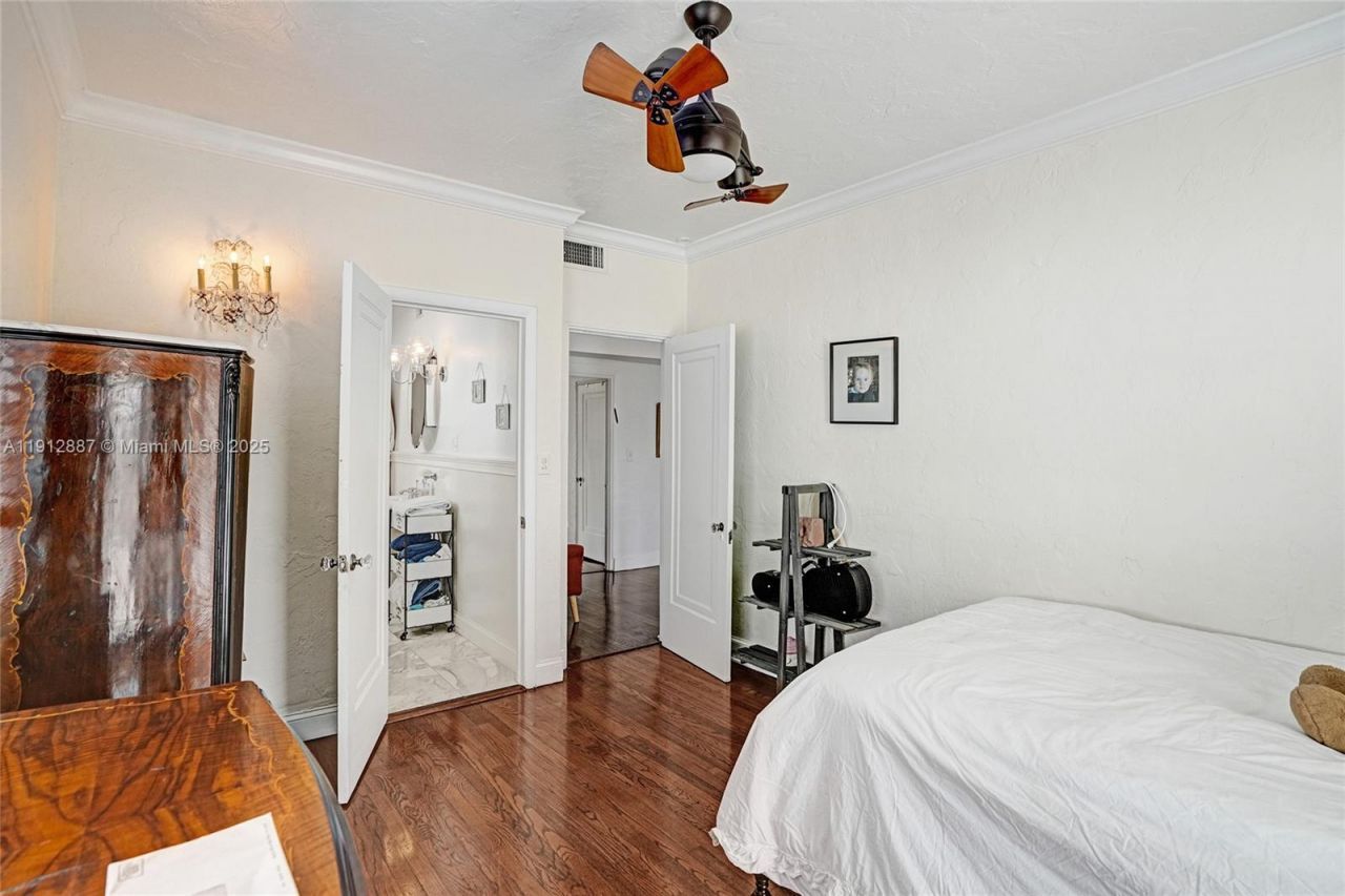 5252 La Gorce Dr, Miami Beach, FL 33140 Photo