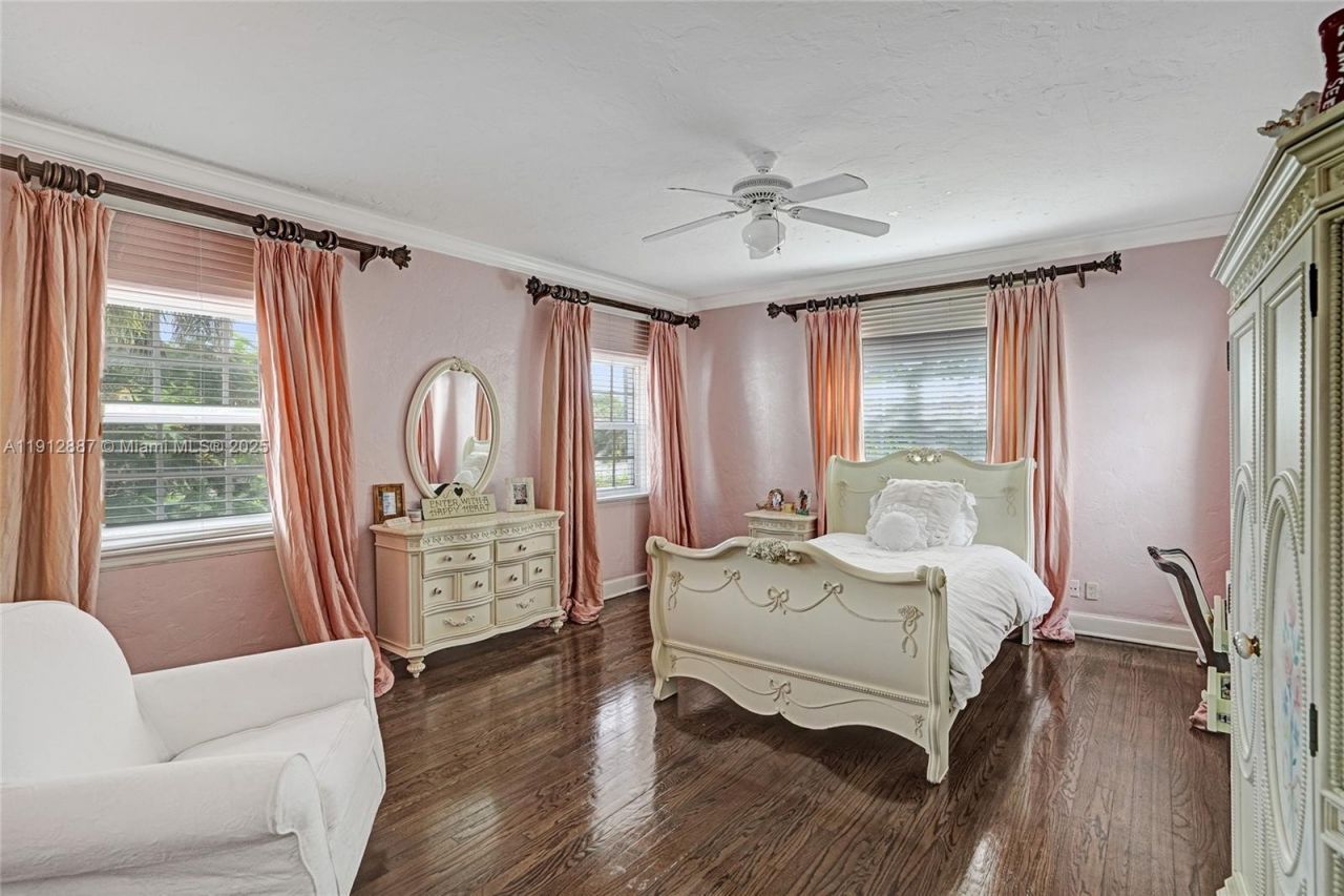 5252 La Gorce Dr, Miami Beach, FL 33140 Photo