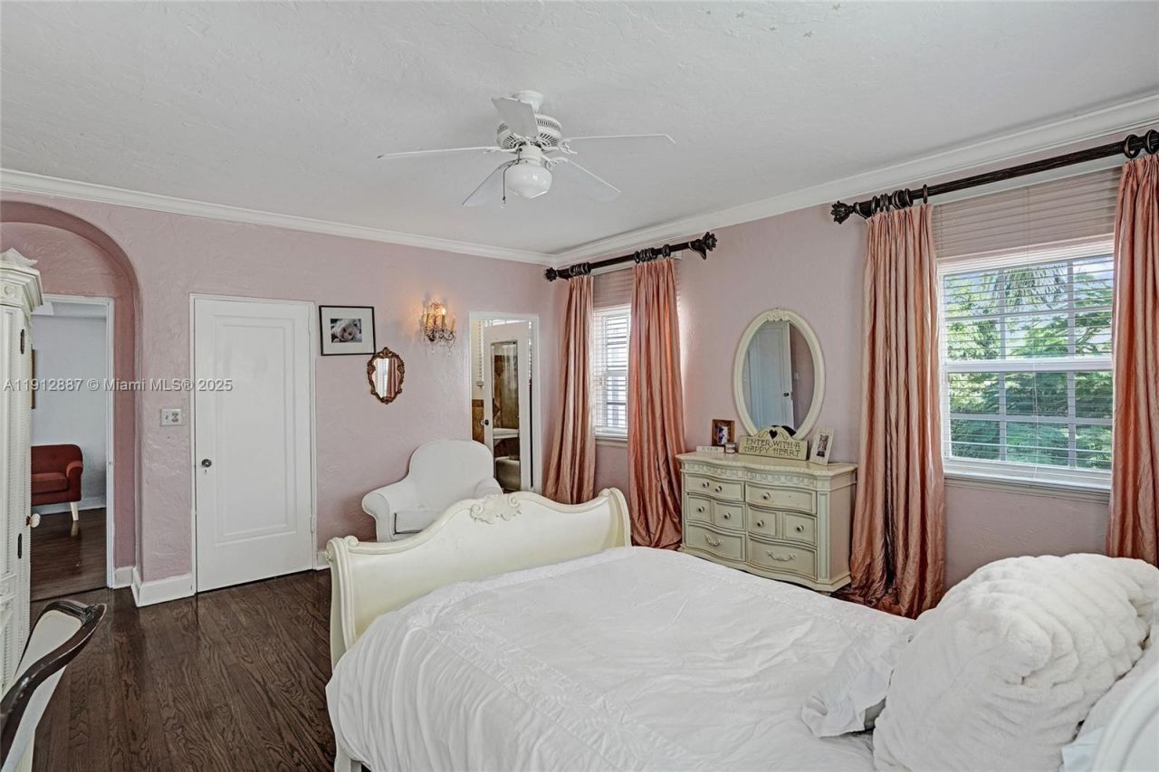 5252 La Gorce Dr, Miami Beach, FL 33140 Photo