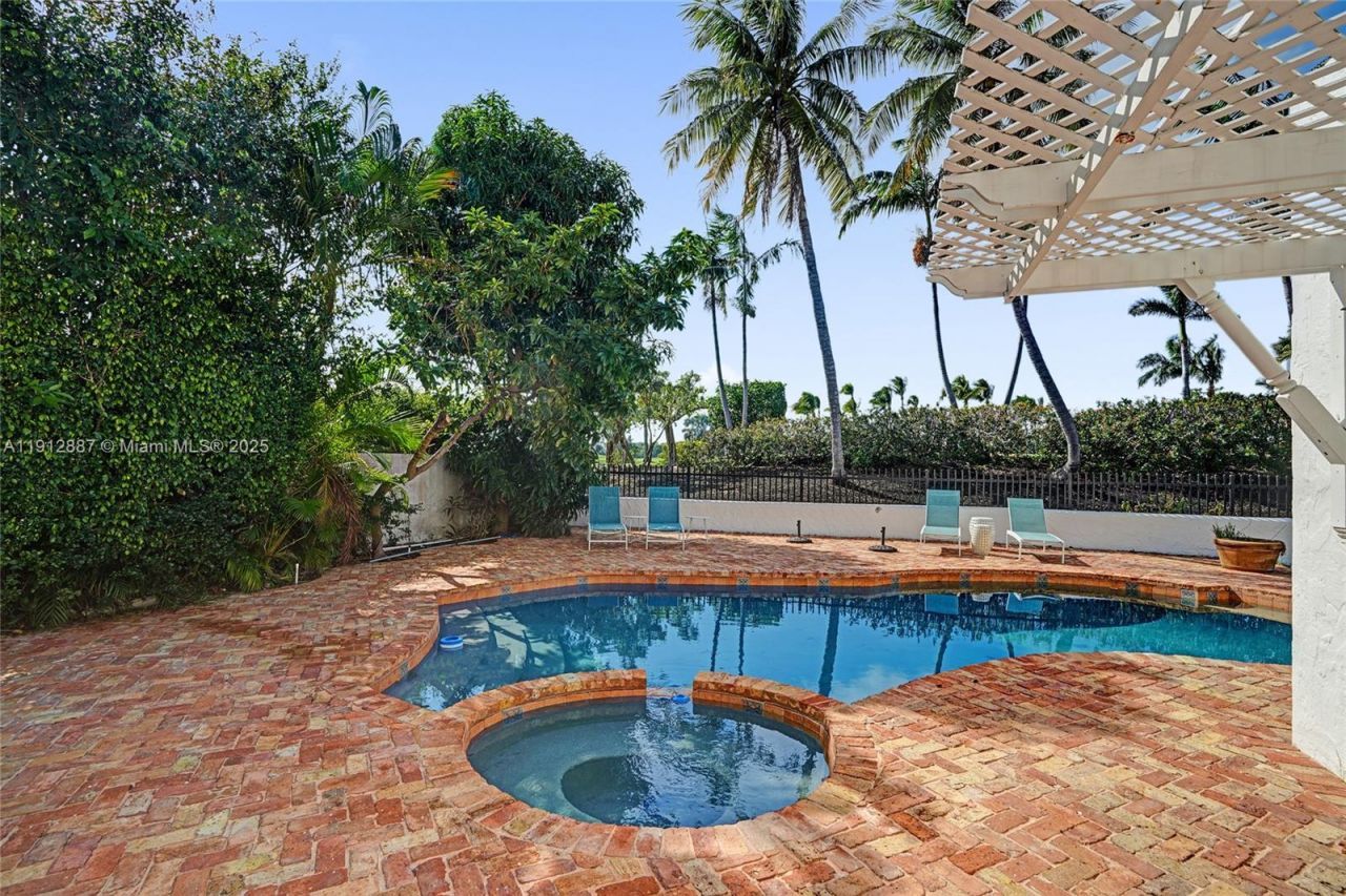 5252 La Gorce Dr, Miami Beach, FL 33140 Photo