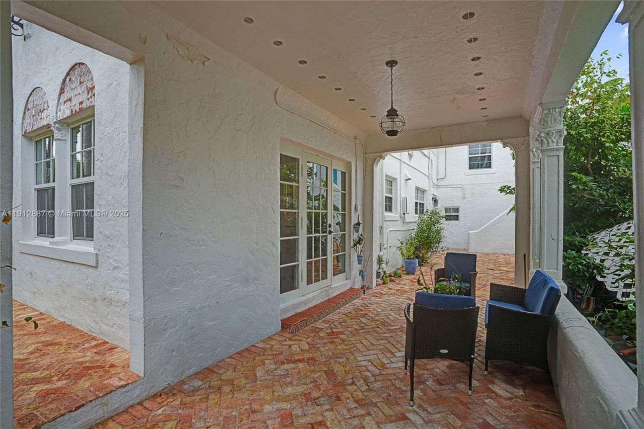 5252 La Gorce Dr, Miami Beach, FL 33140 Photo