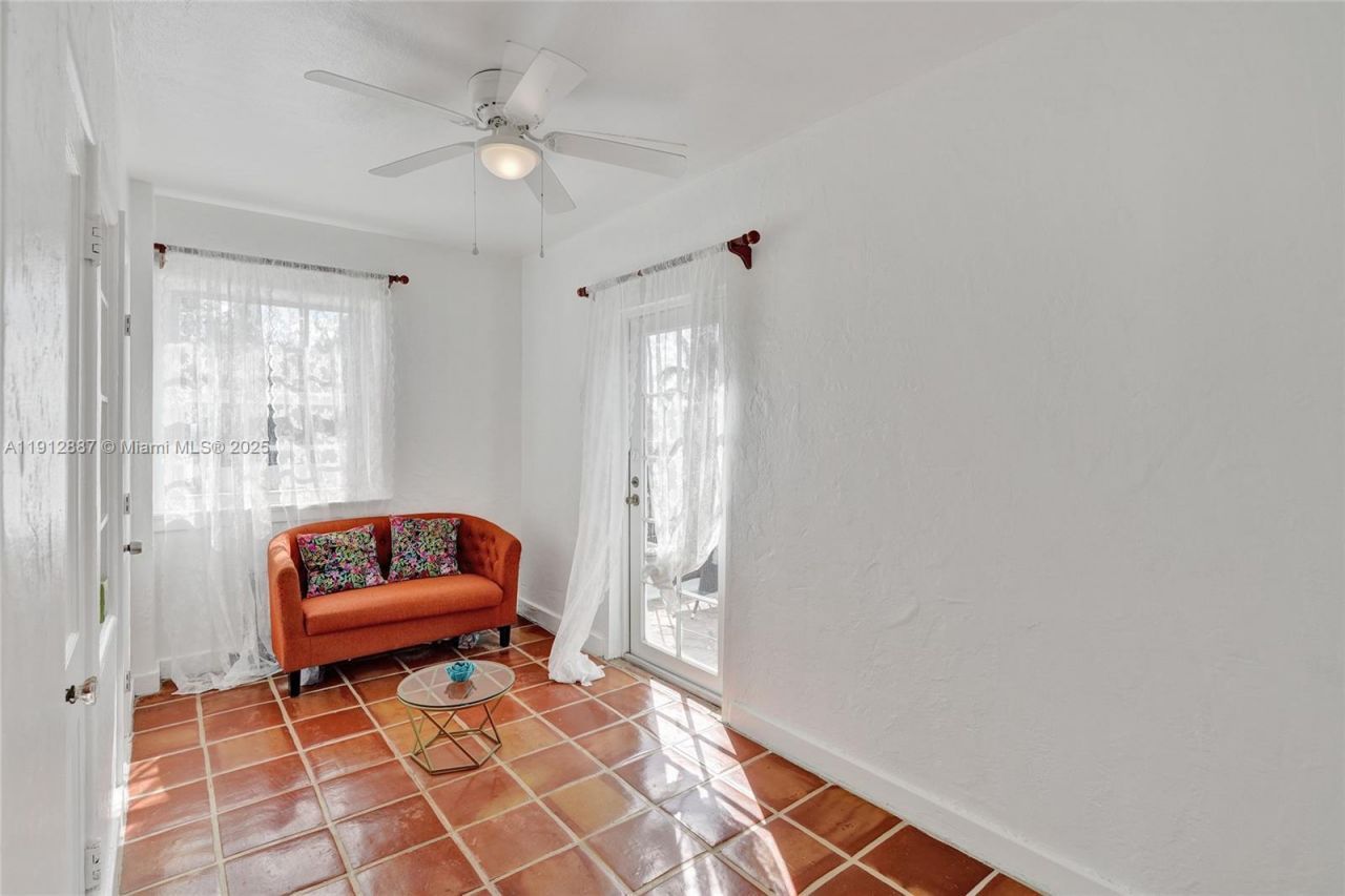 5252 La Gorce Dr, Miami Beach, FL 33140 Photo