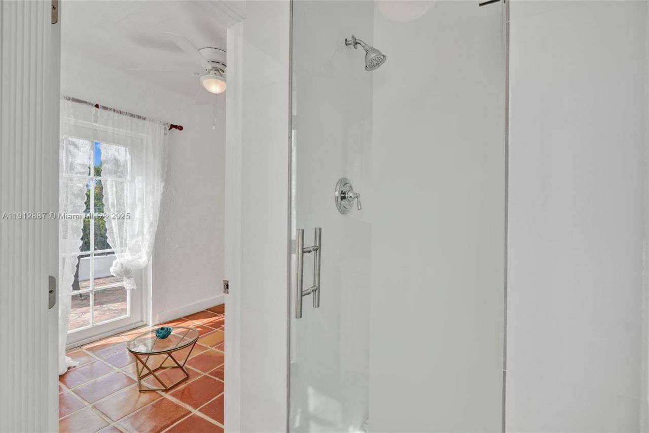 5252 La Gorce Dr, Miami Beach, FL 33140 Photo