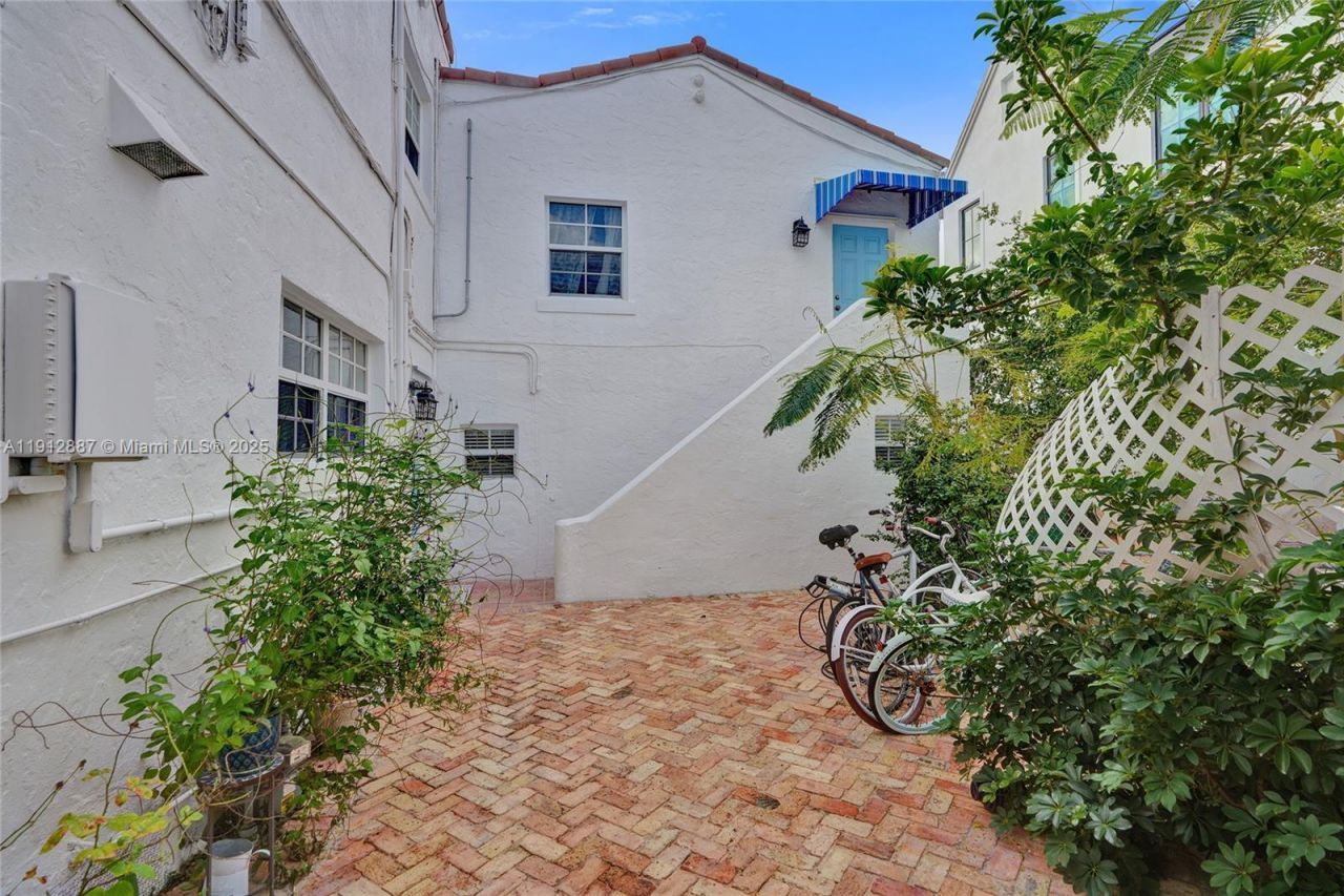 5252 La Gorce Dr, Miami Beach, FL 33140 Photo