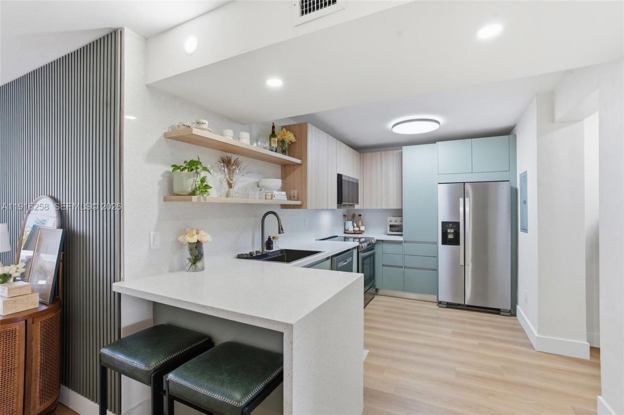 1100 11th St, Unit 405, Miami Beach, FL 33139 Photo