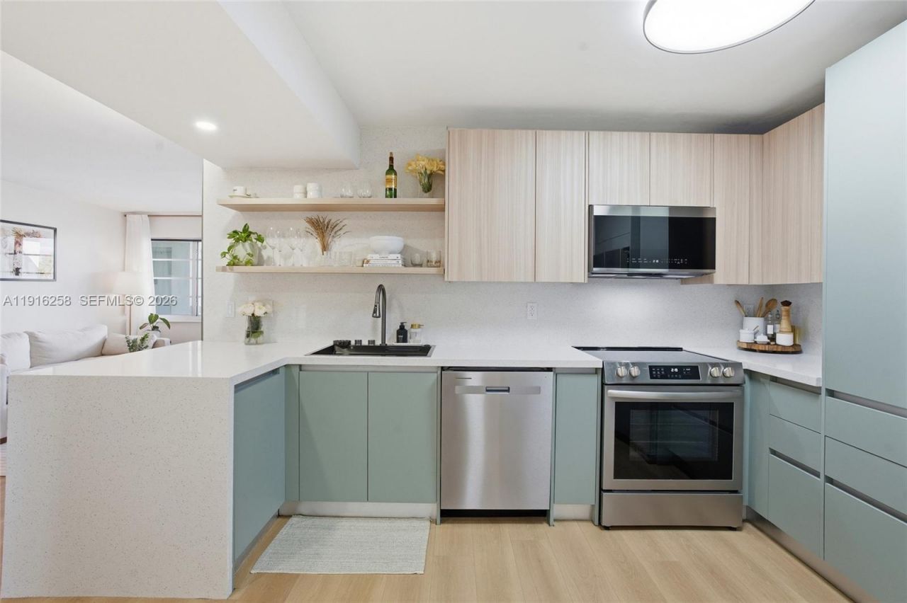 1100 11th St, Unit 405, Miami Beach, FL 33139 Photo