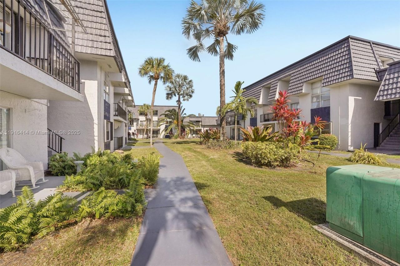 8001 W 6th Ave, Unit M, Hialeah, FL 33014 Photo