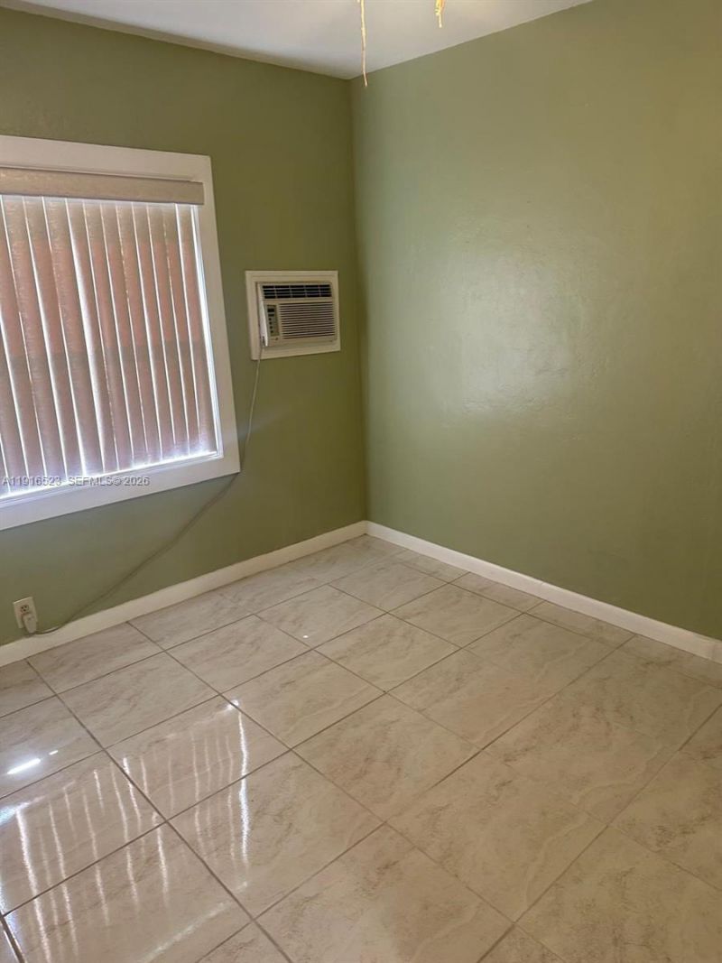 11108 Peachtree Dr, Unit 1, Miami, FL 33161 Photo