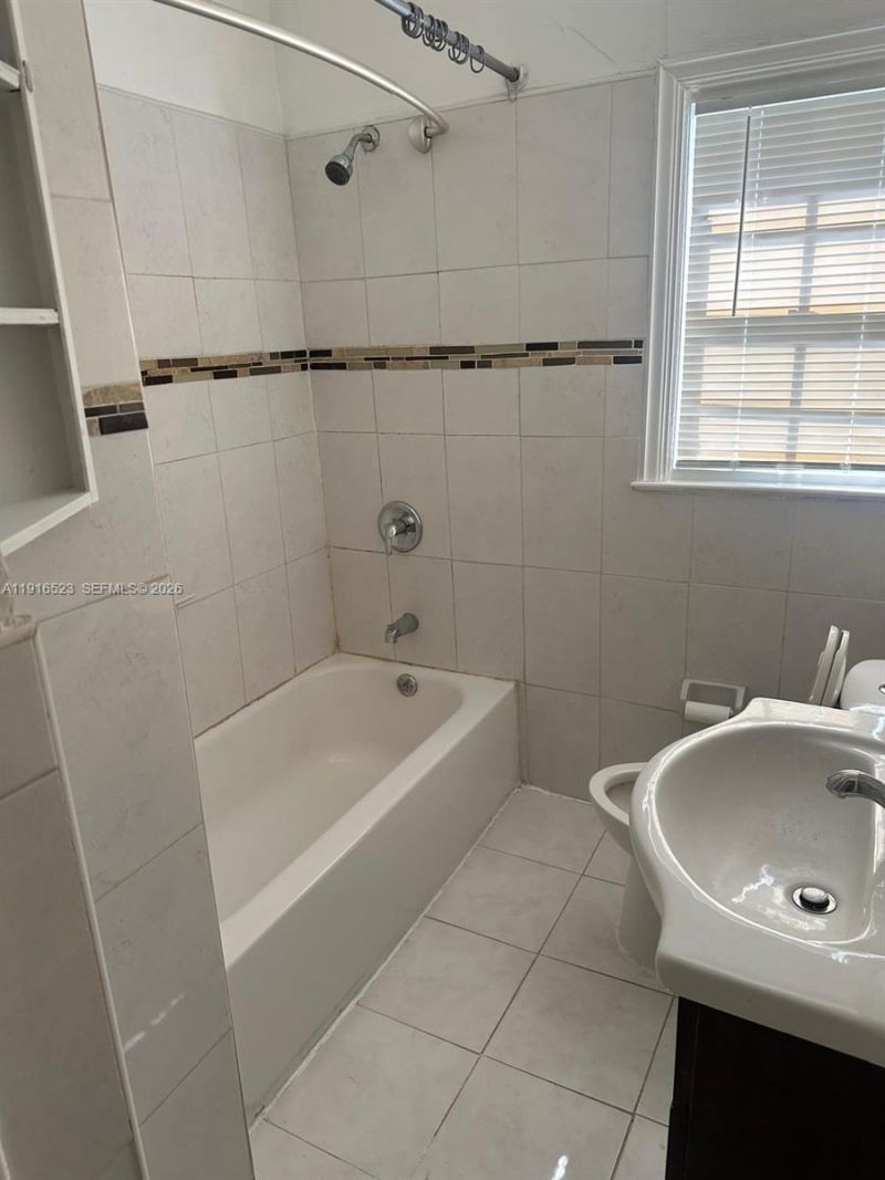 11108 Peachtree Dr, Unit 1, Miami, FL 33161 Photo