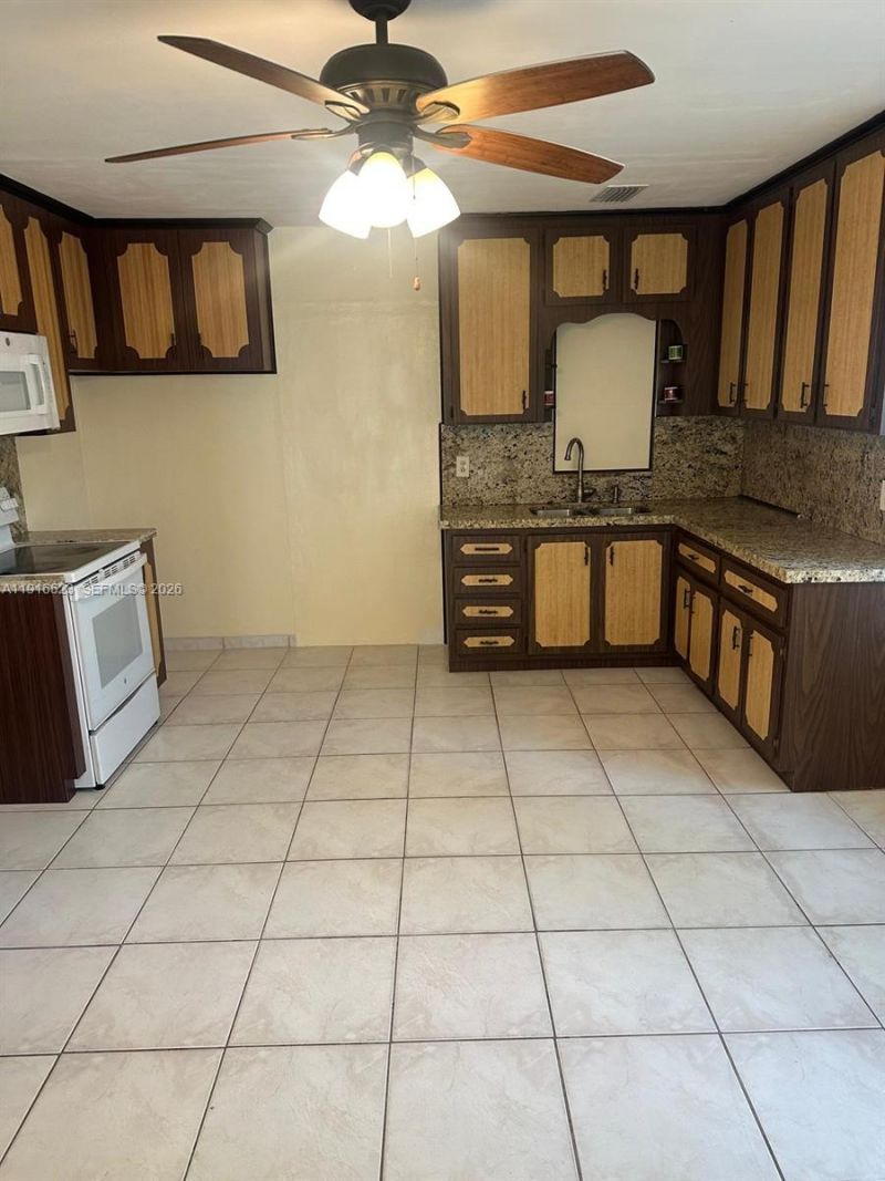 11108 Peachtree Dr, Unit 1, Miami, FL 33161 Photo