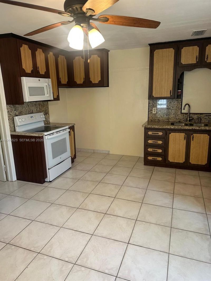 11108 Peachtree Dr, Unit 1, Miami, FL 33161 Photo