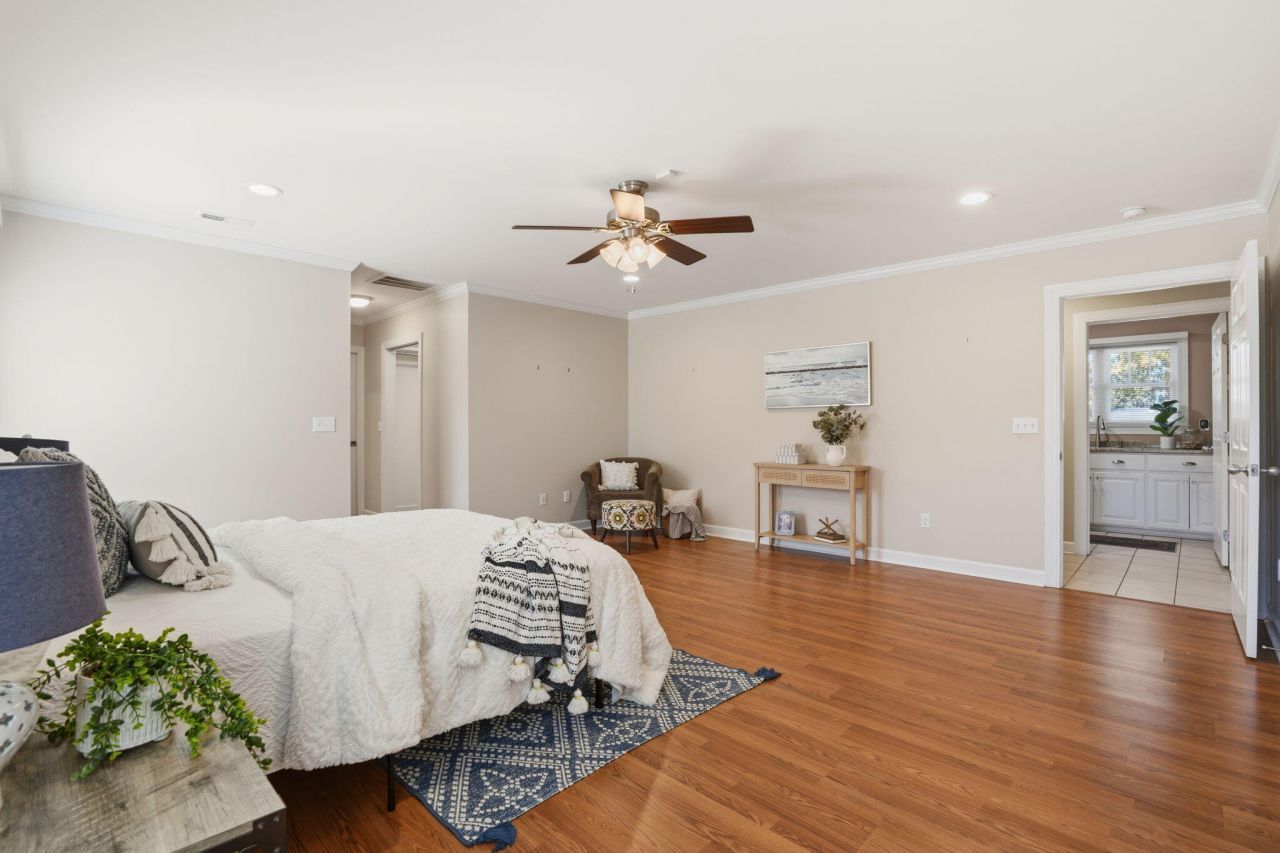 465 Woodland Terrace Photo 15