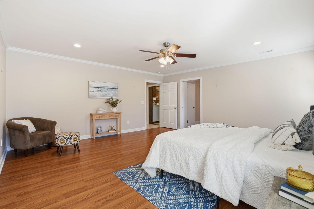 465 Woodland Terrace Photo 17