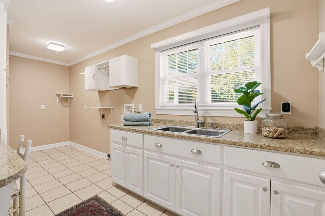 465 Woodland Terrace Photo 25