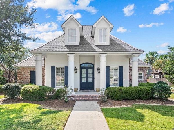 325 Chateau Jon, Denham Springs, LA 70726