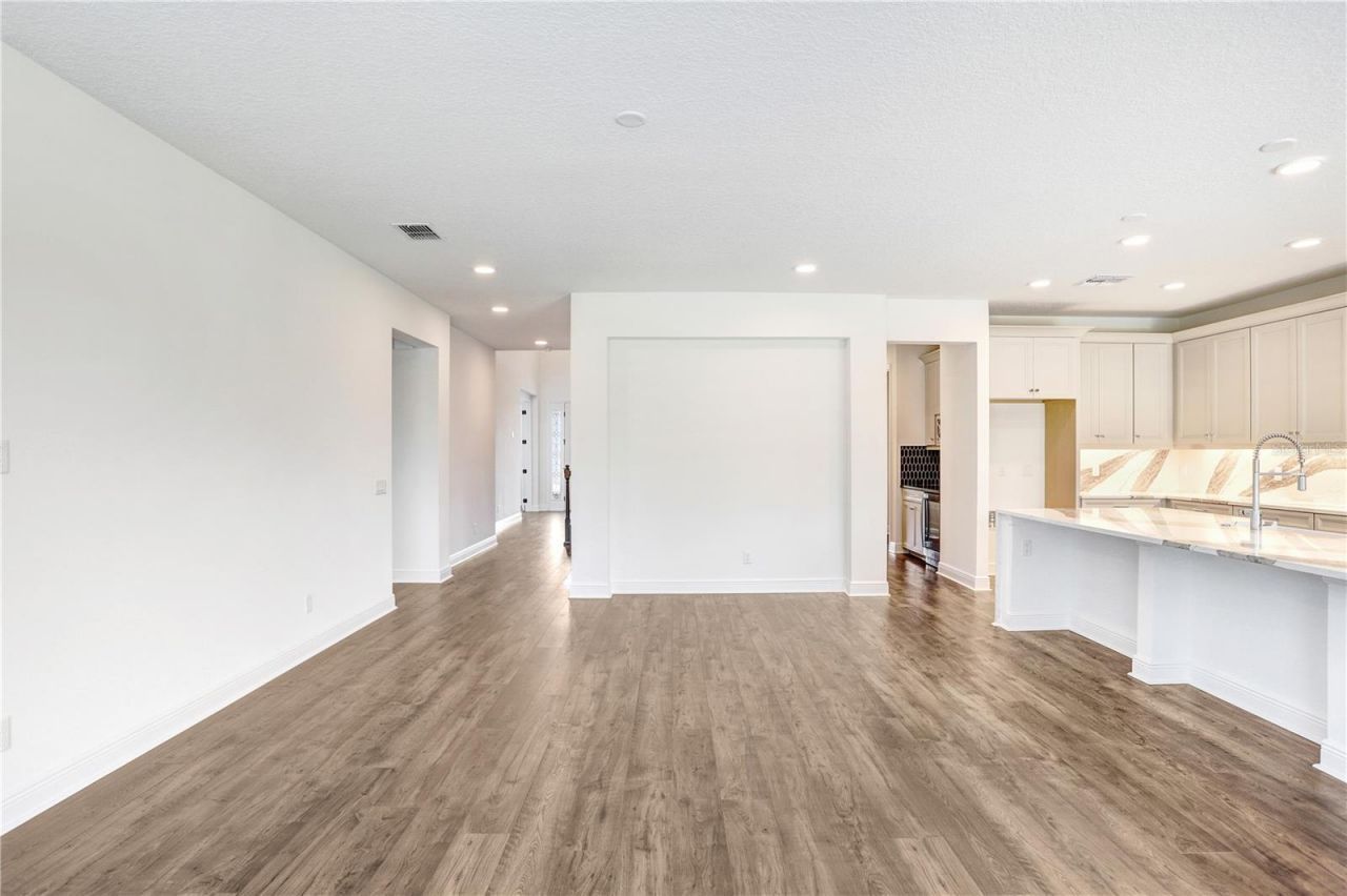 1971 Drummond Point, Zephyrhills, FL 33541 Photo