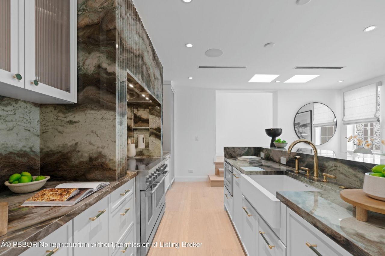 255 Royal Poinciana Way, Palm Beach, FL 33480 Photo