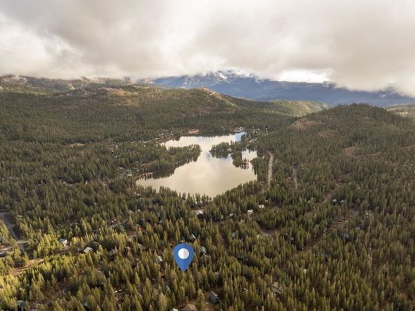 6303 Tamarack Way, Soda Springs, CA 95728