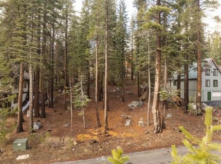 6303 Tamarack Way, Soda Springs, CA 95728 Photo