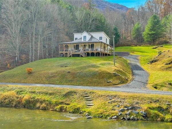 2507 Parker Eller Road , Lansing, NC 28643