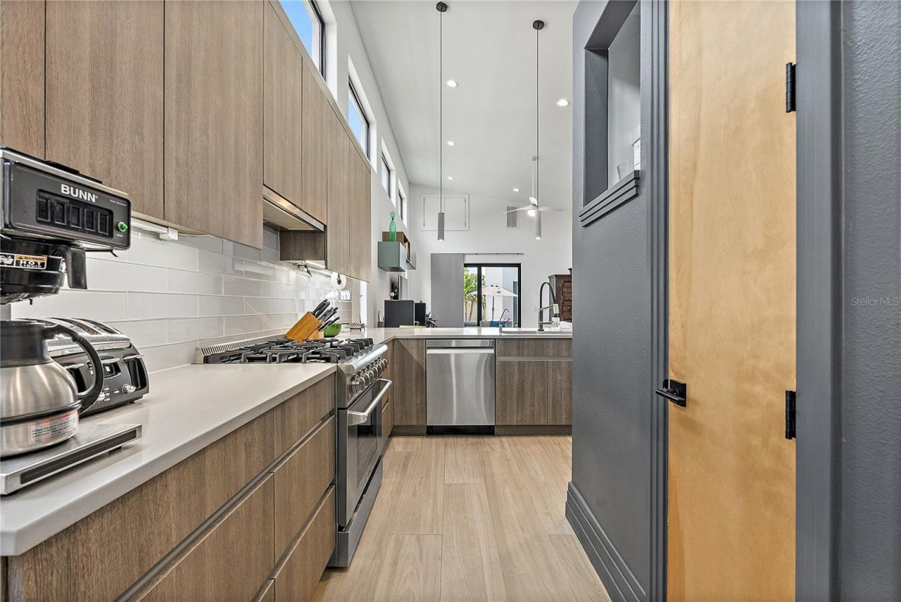 2500 4th Avenue S, Saint Petersburg, FL 33712 Photo