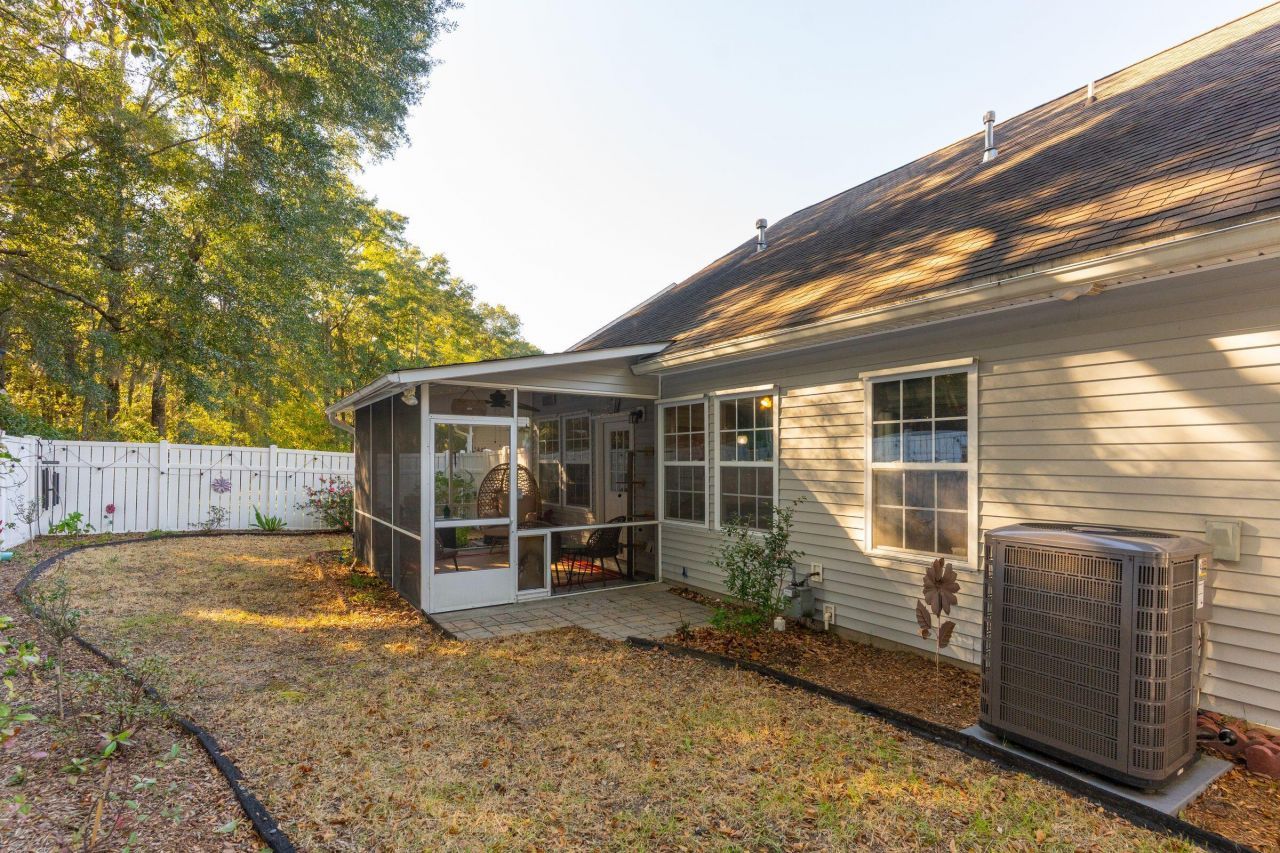 1652 Saint Johns Parrish Way Photo 36