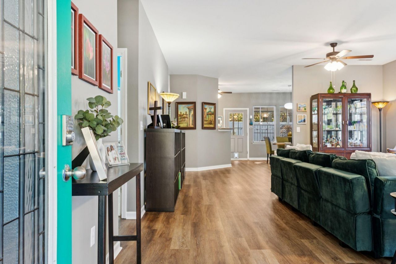 1652 Saint Johns Parrish Way Photo 7