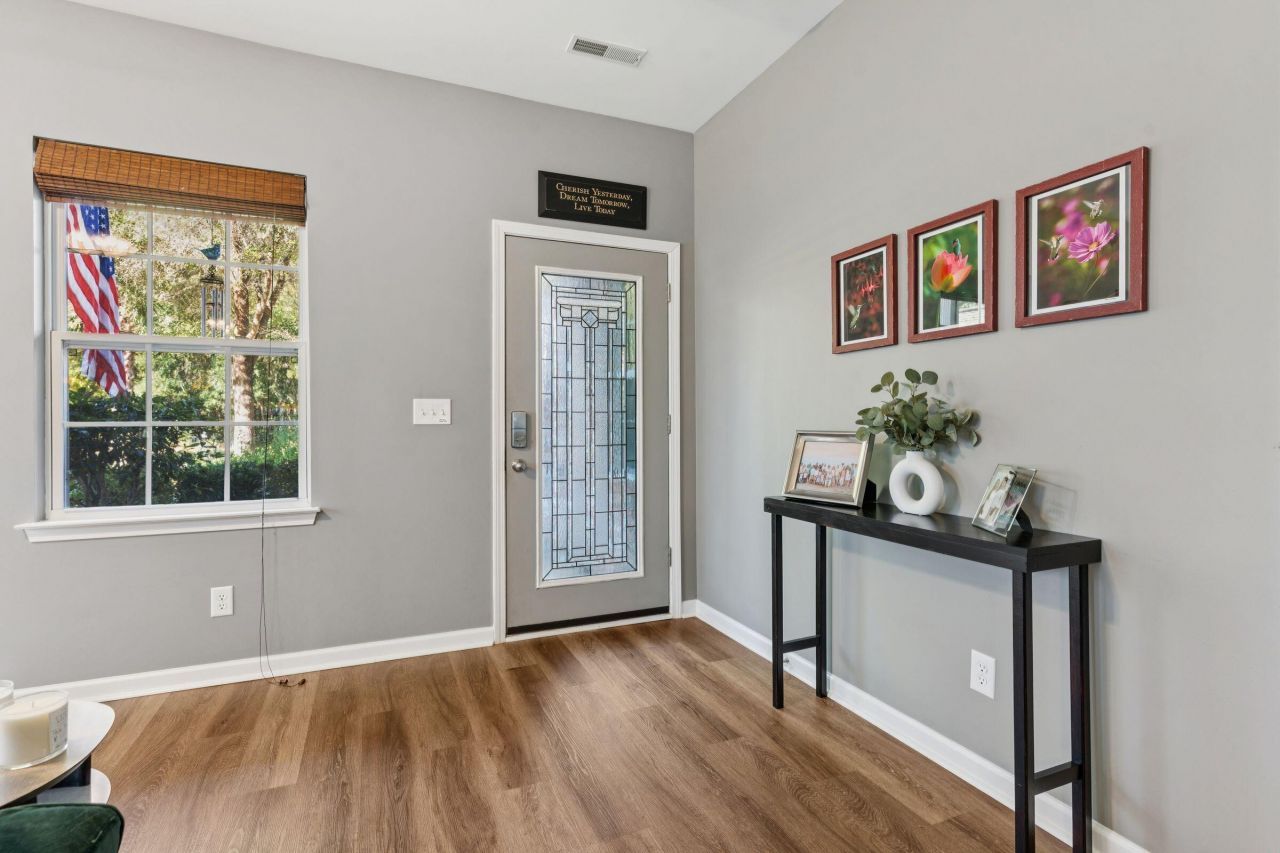 1652 Saint Johns Parrish Way Photo 8