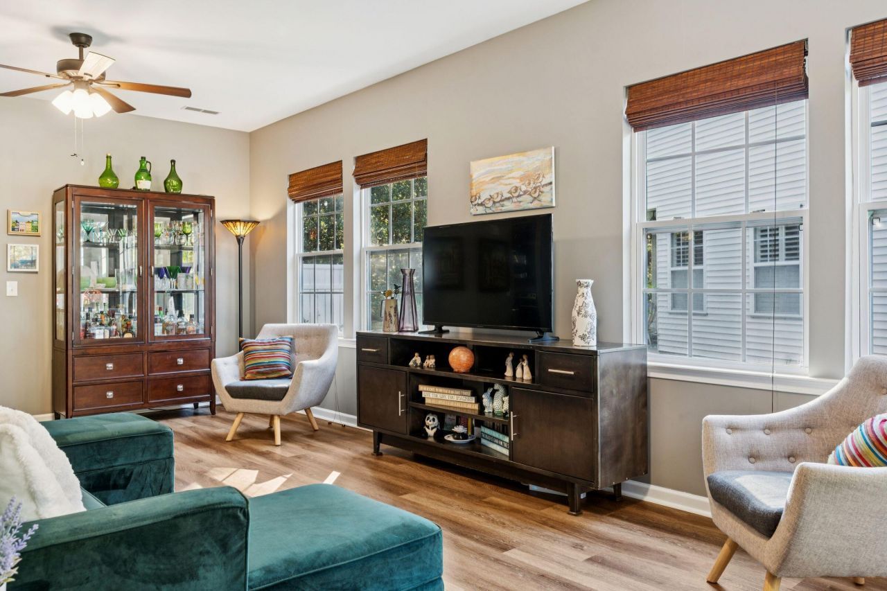 1652 Saint Johns Parrish Way Photo 9