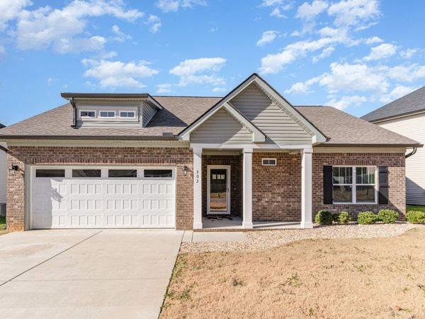 303 Wyburn Pl, Burns, TN 37029