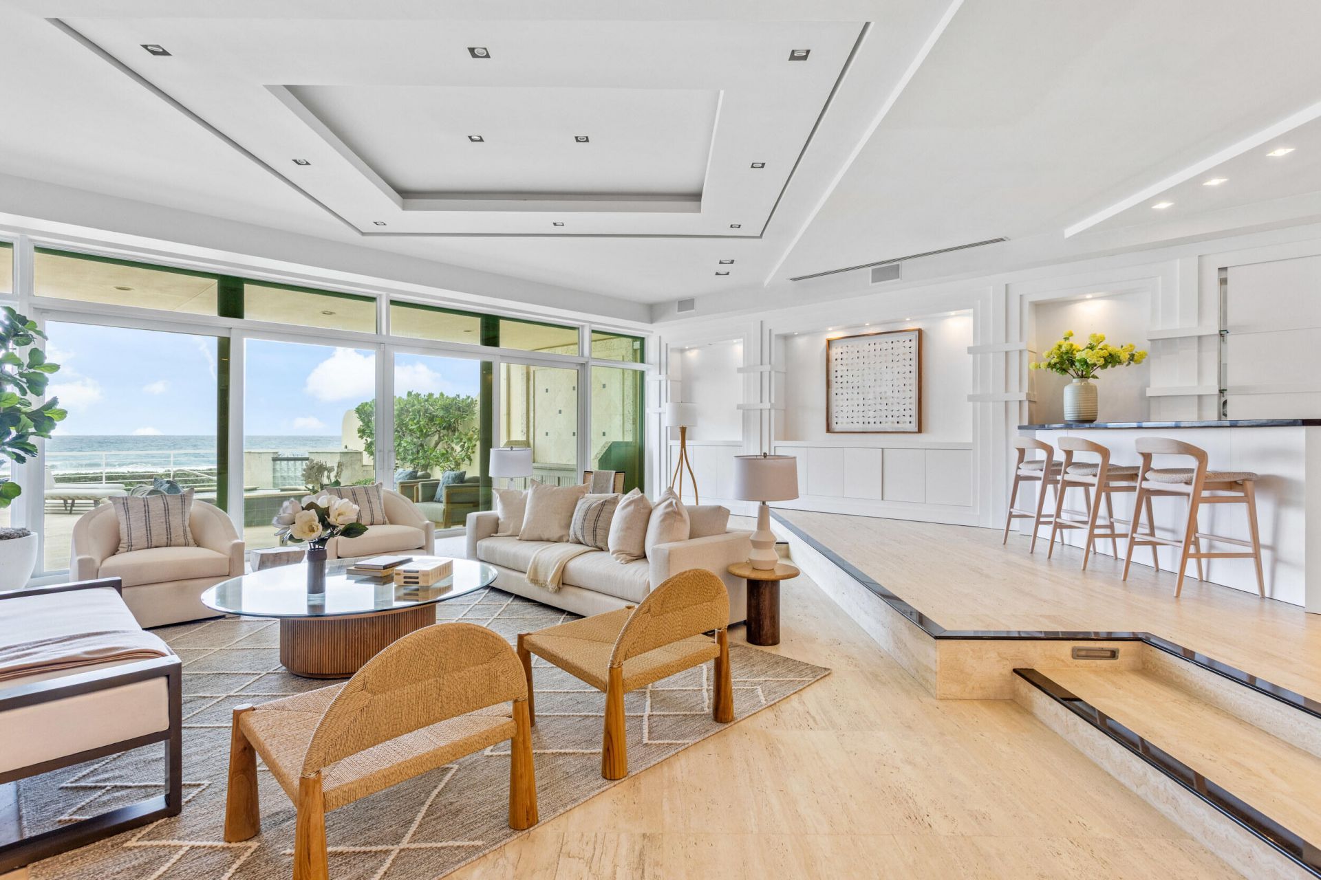 2 Sloans Curve Drive, Palm Beach, FL 33480 Photo