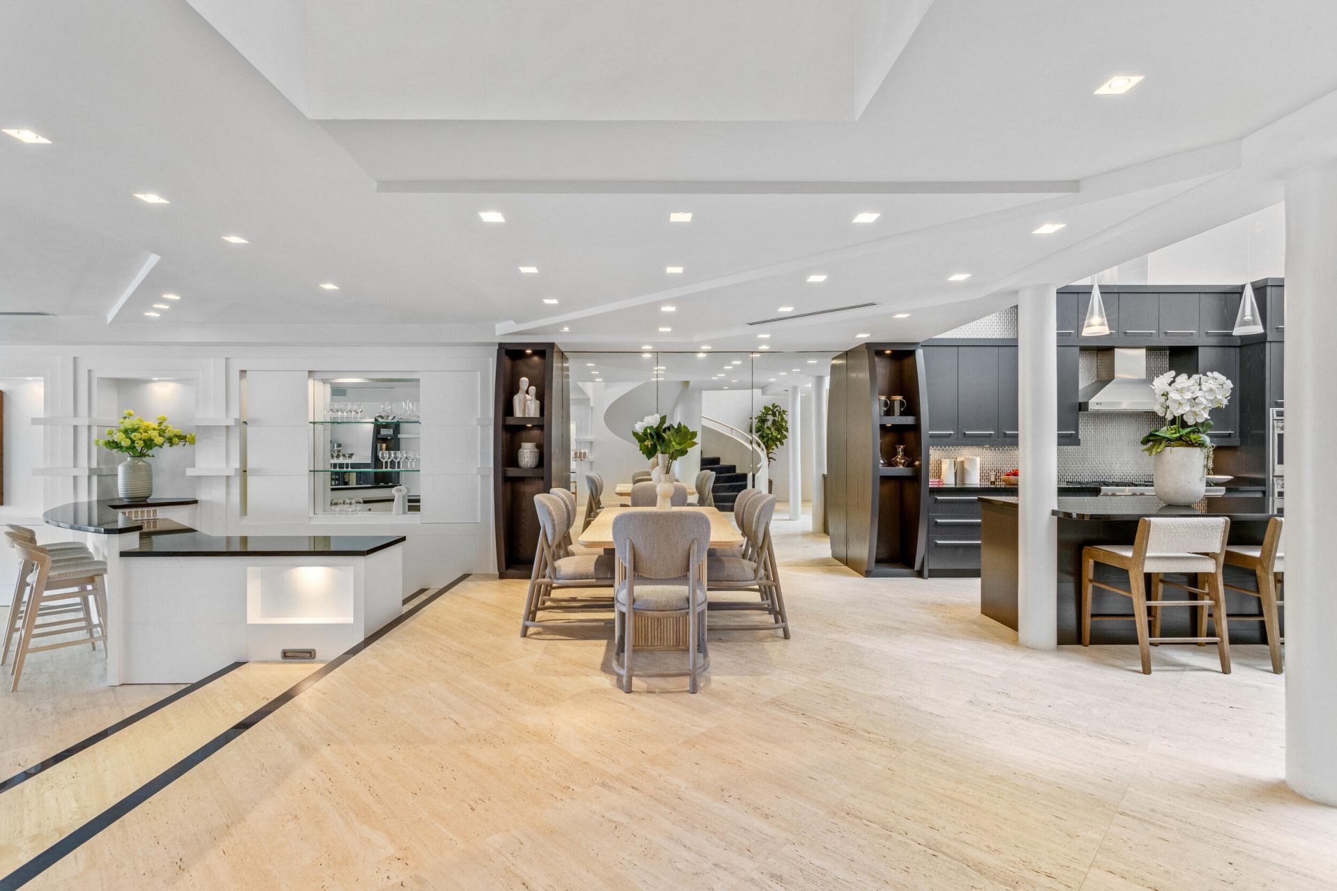 2 Sloans Curve Drive, Palm Beach, FL 33480 Photo