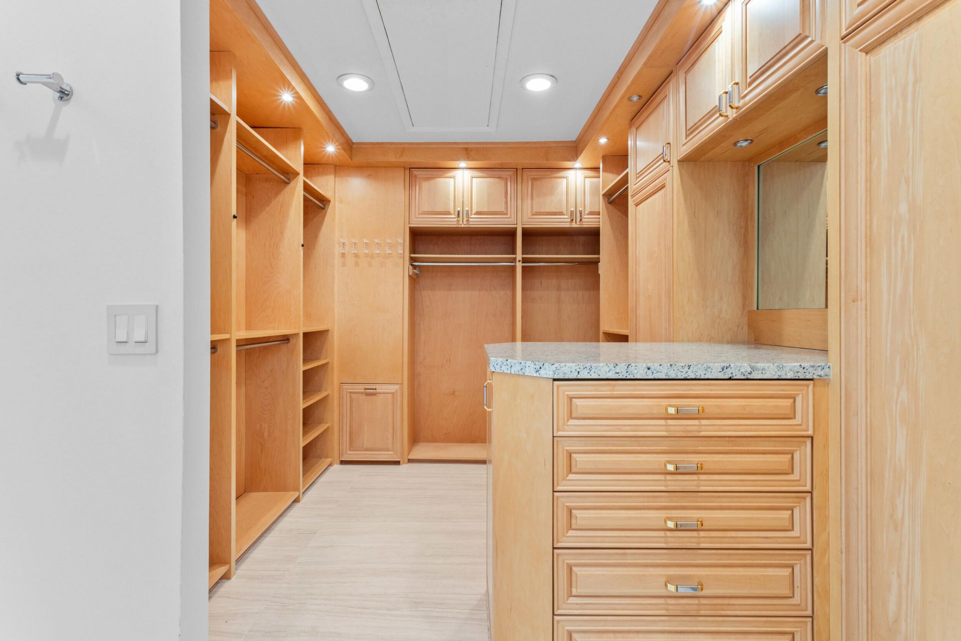 2 Sloans Curve Drive, Palm Beach, FL 33480 Photo