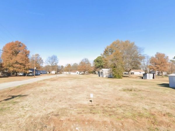 808 E Jackson Street, Piggott, AR 72454