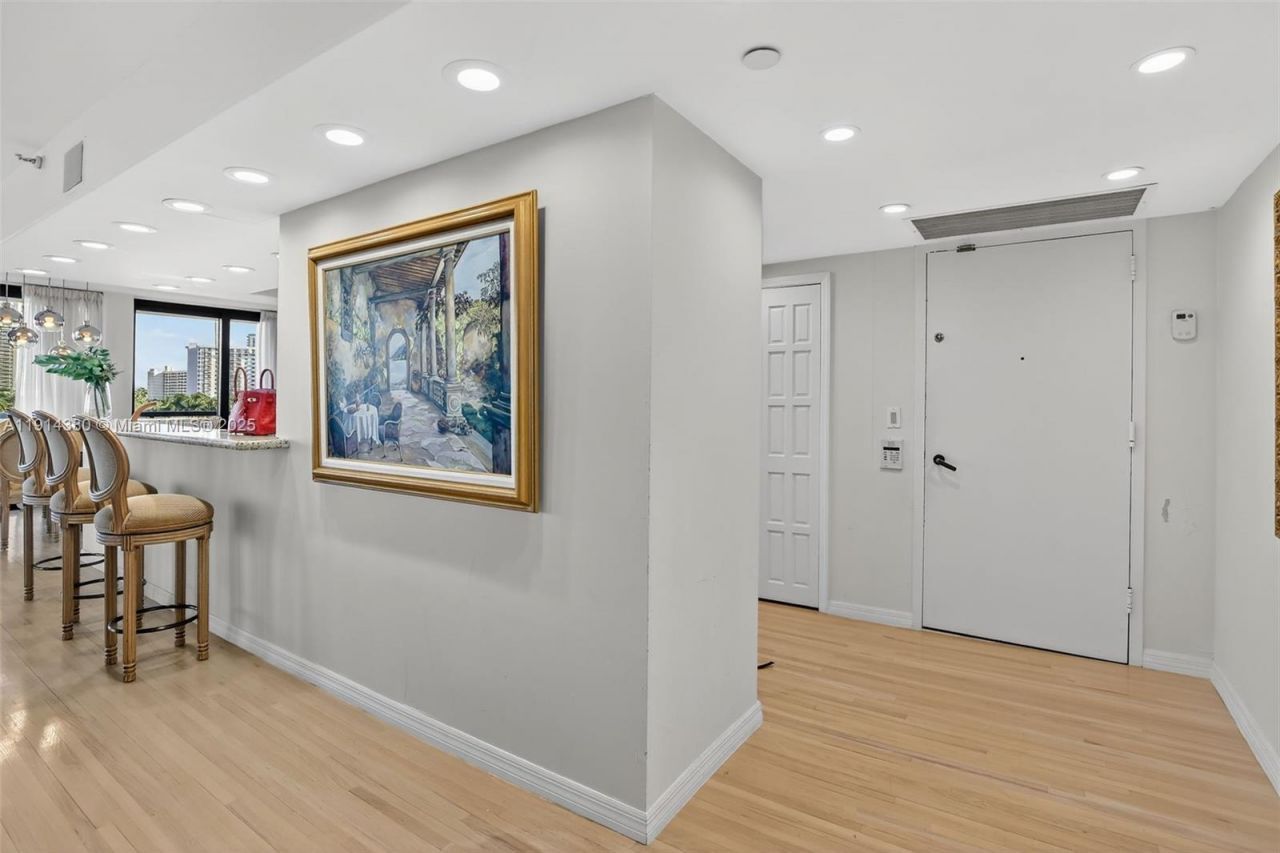 19667 Turnberry Way, Unit 5J, Aventura, FL 33180 Photo