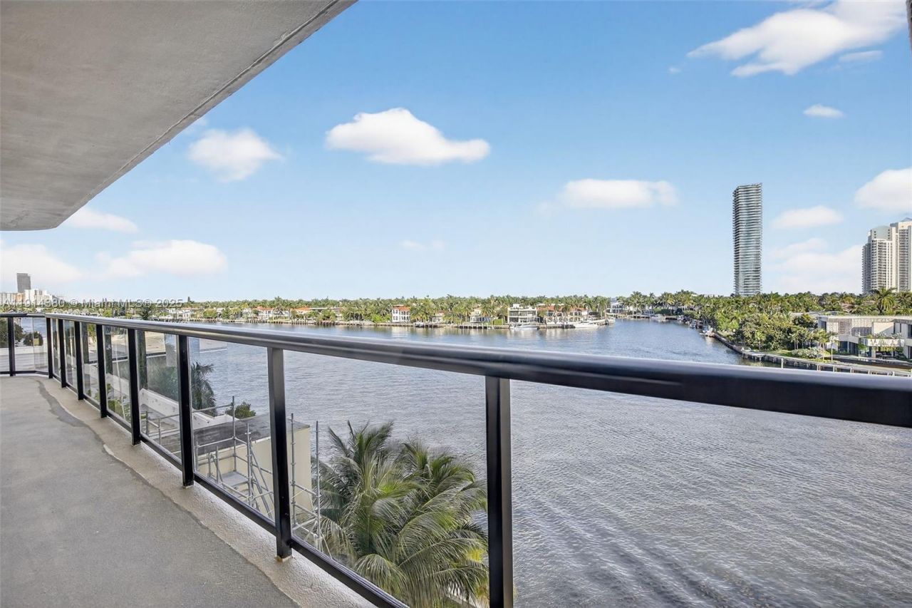 19667 Turnberry Way, Unit 5J, Aventura, FL 33180 Photo