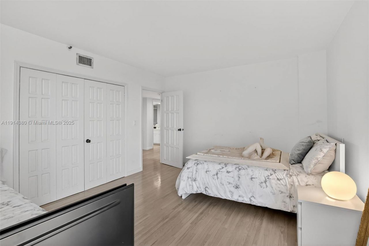 19667 Turnberry Way, Unit 5J, Aventura, FL 33180 Photo