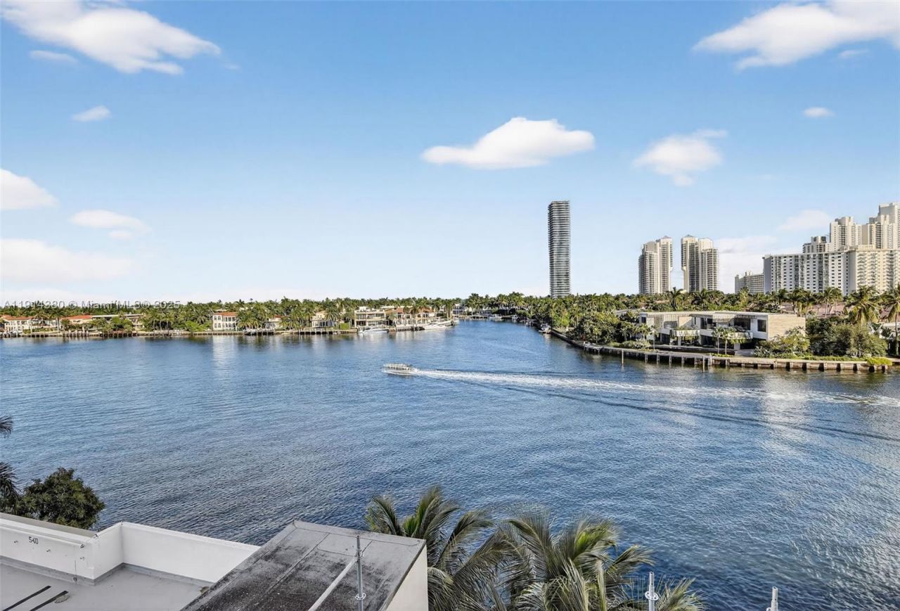 19667 Turnberry Way, Unit 5J, Aventura, FL 33180 Photo