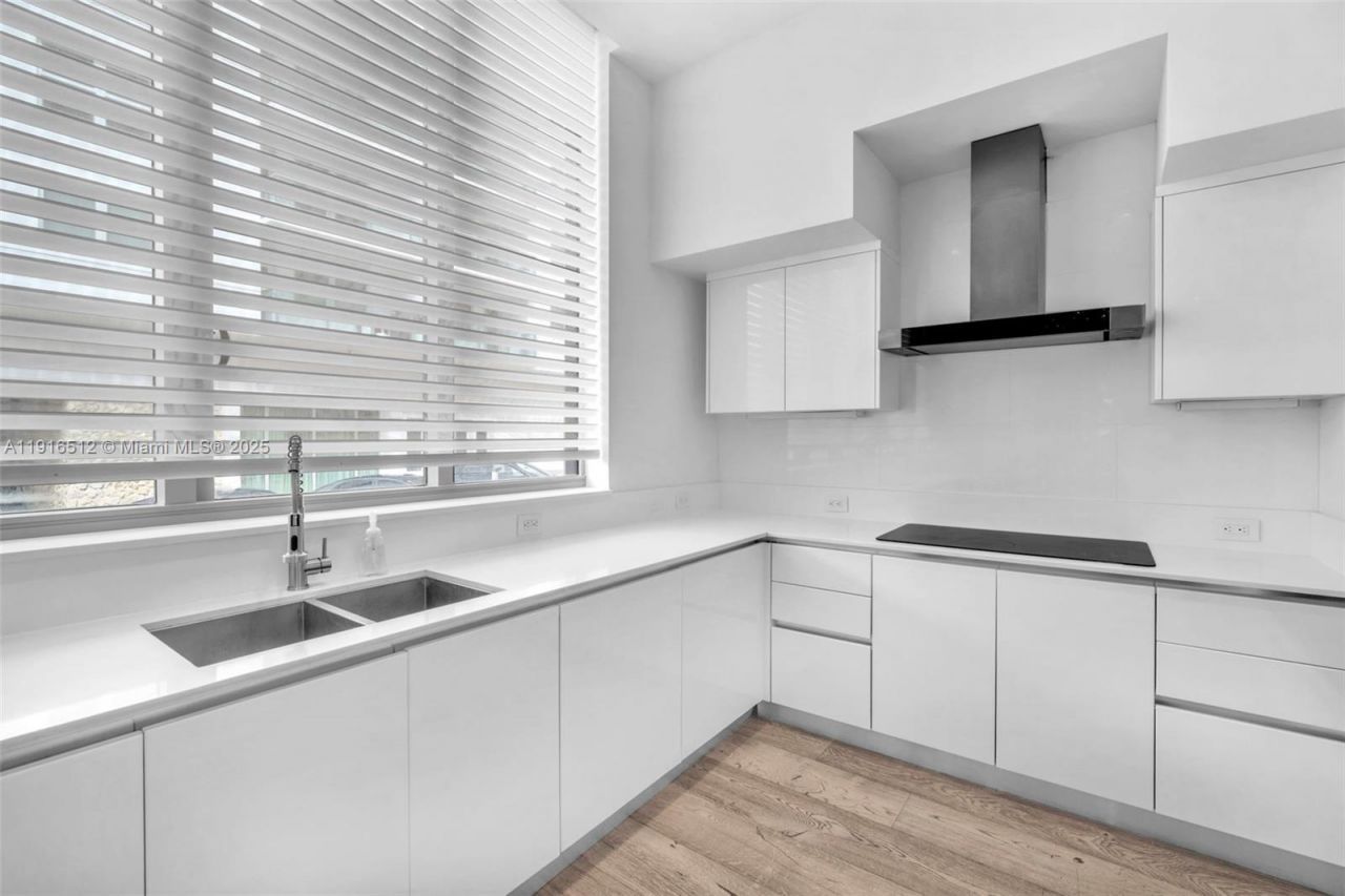 9501 Collins Ave, Unit 1, Surfside, FL 33154 Photo