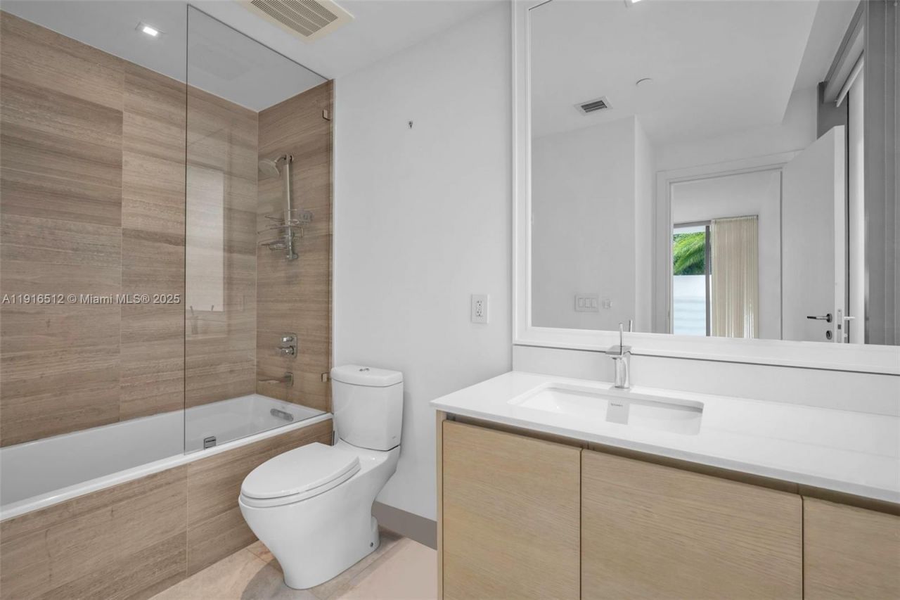 9501 Collins Ave, Unit 1, Surfside, FL 33154 Photo