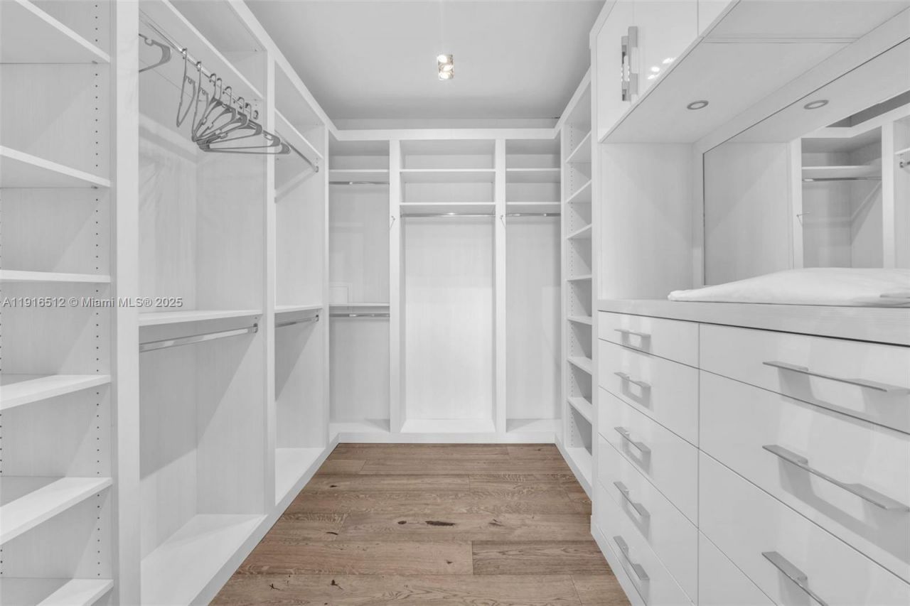 9501 Collins Ave, Unit 1, Surfside, FL 33154 Photo