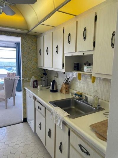 301 174th St, Unit 1605, Sunny Isles Beach, FL 33160 Photo