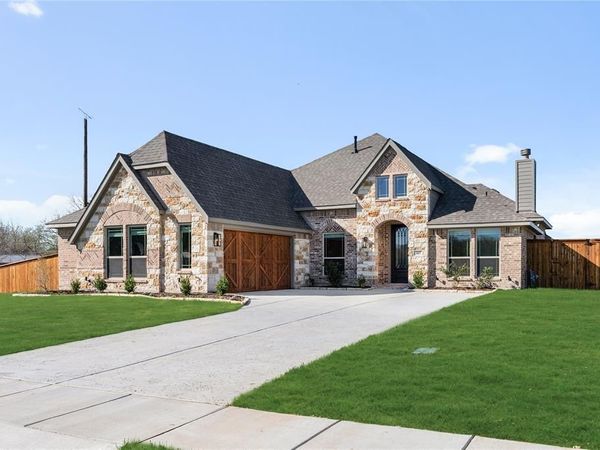 307 Spring Circle, Red Oak, TX 75154